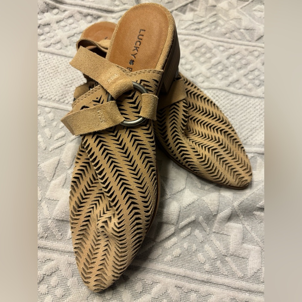 NEW Lucky Brand Kaedey Slingback Harness Block Heel Bootie Clog Suede Stone 8.5